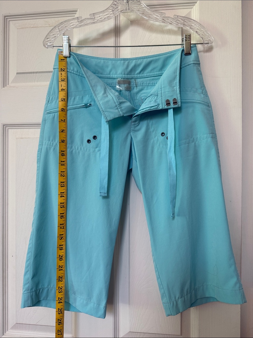 Athleta  Capri style pants
